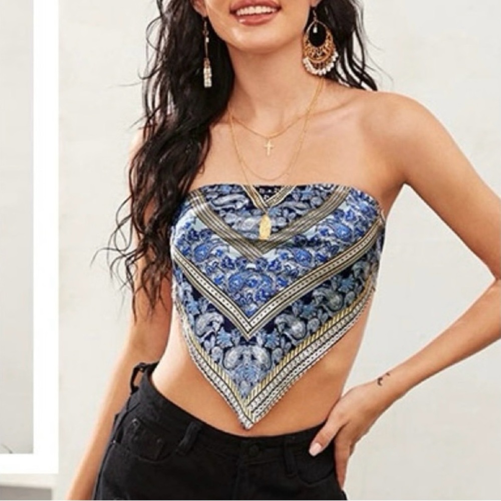 SHEIN Blue Asymmetrical Crop Top